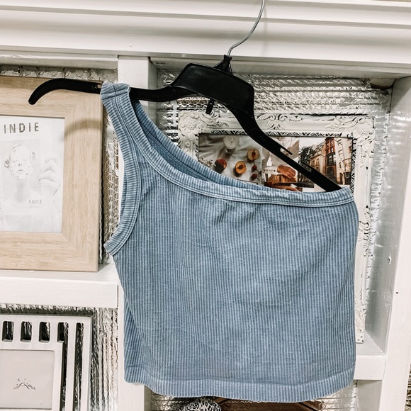 *SOLD DONT BUY* One shoulder top ! - Picture 1 of 3